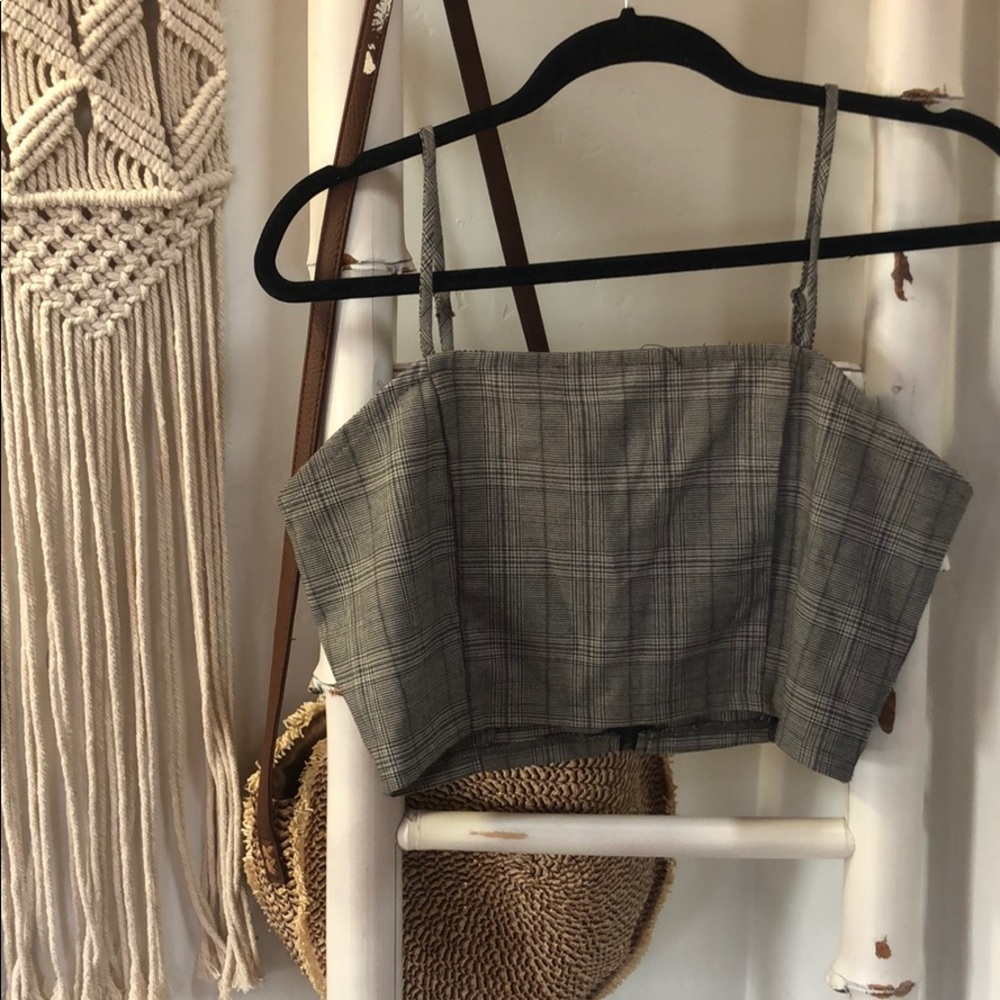 zip up plaid crop top!